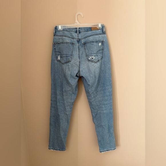 American Eagle Women's Size 2 Blue Ripped Mom Jeans High-Rise Relaxed Fit - Picture 9 of 9